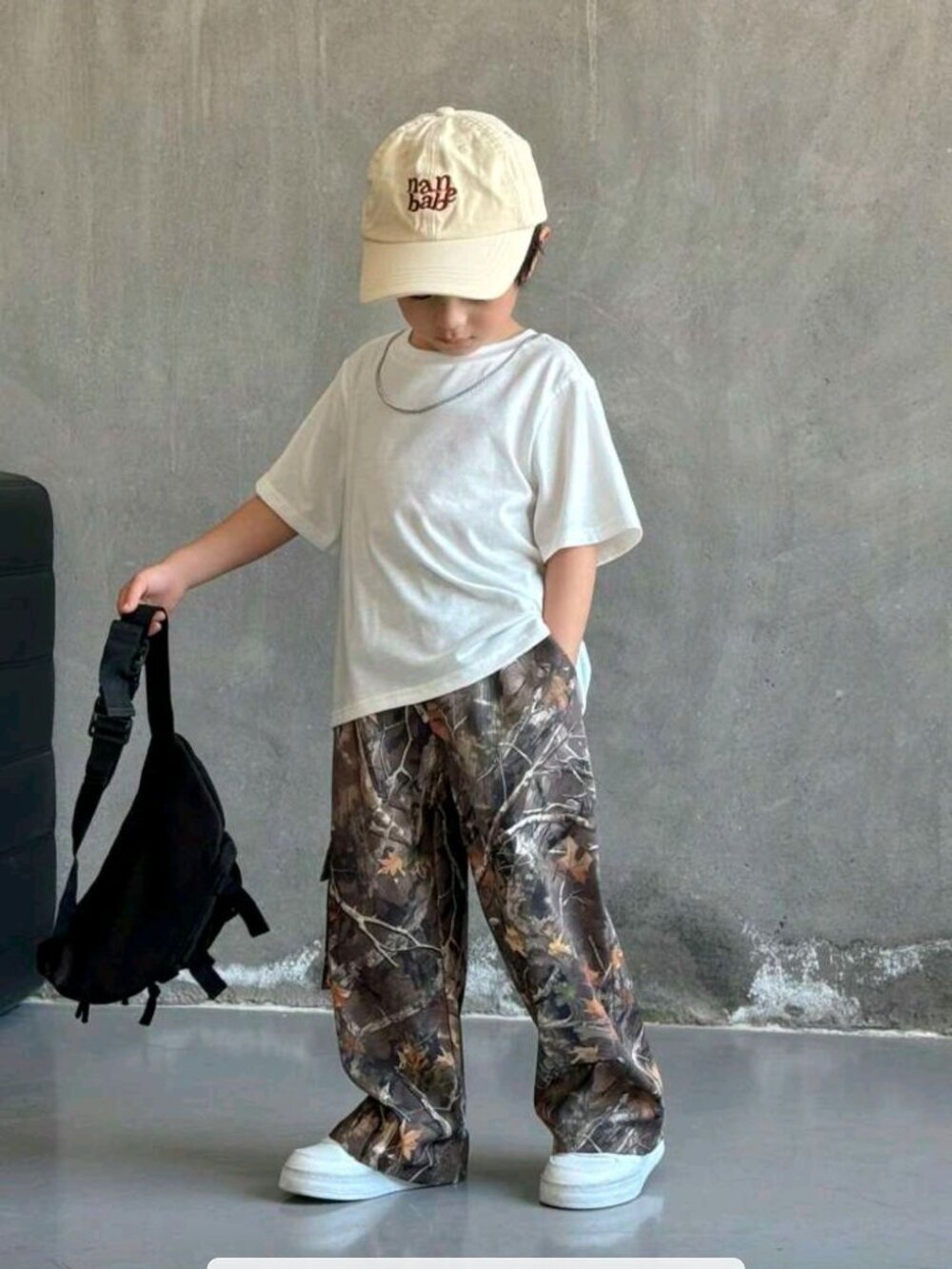 Boys Camo Cargo Pants ✦ Elastic Drawstring Waist ✦ Lightweight Streetwear 7Y - Picture 7 of 8